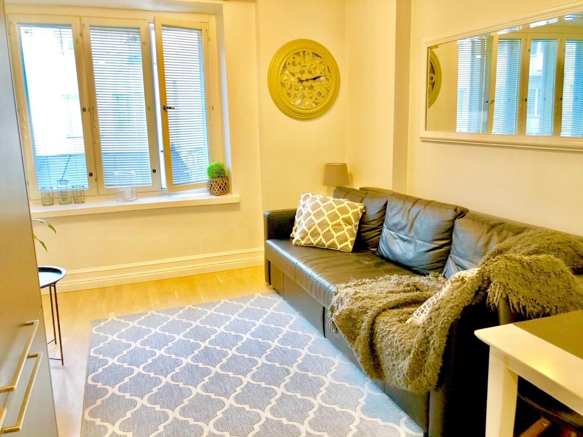 Scandinavian Home In Heard City เฮลซิงกิ ภายนอก รูปภาพ